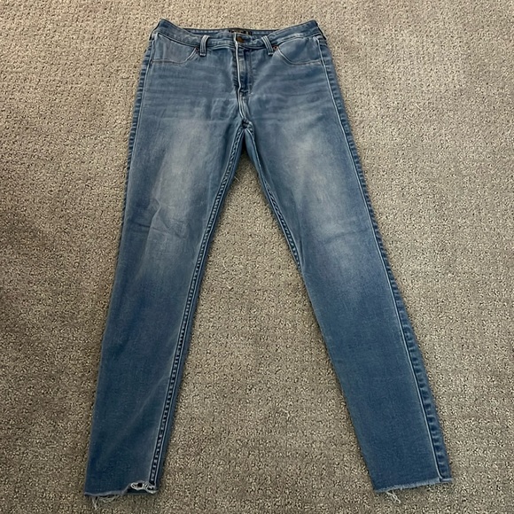 Women’s Abercrombie & Fitch jeans size 30 - Picture 1 of 6
